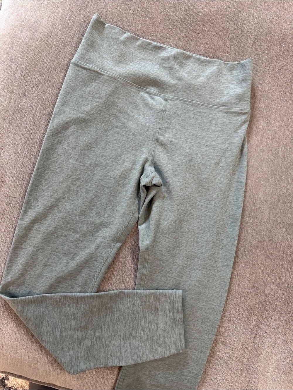 Vuori Athletic Leggings - size L